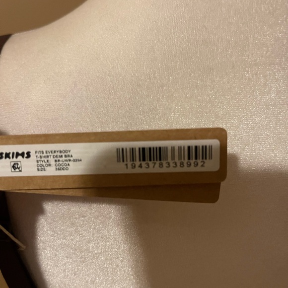 Skims Fits Everybody Demi Bra - Picture 4 of 4